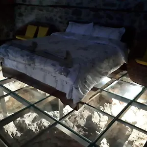 Apartment Nuci's Glass Floor, Tushemisht